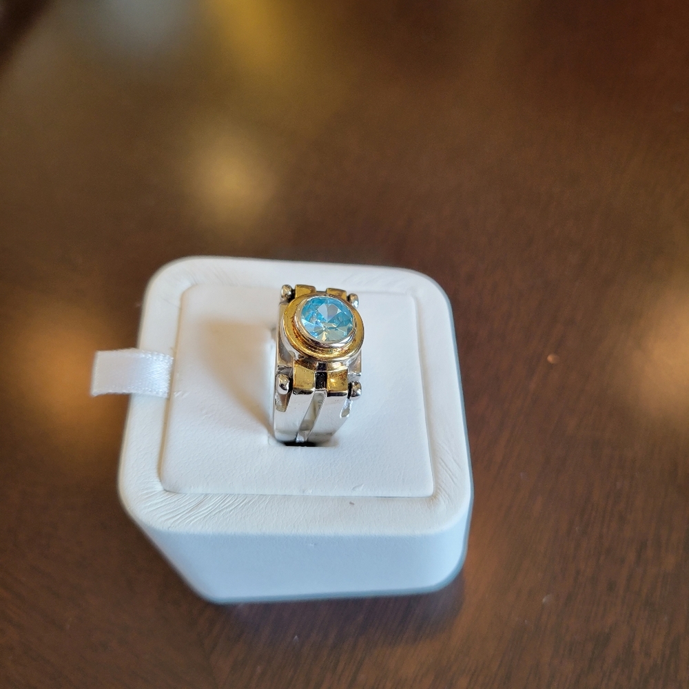 Sterling Silver .925 Cocktail Ring with Aquamarine Crystal